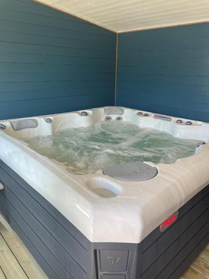 Trzy Rybki - Belona Dom Z Basenem I Jacuzzi Vila Puck Exterior foto
